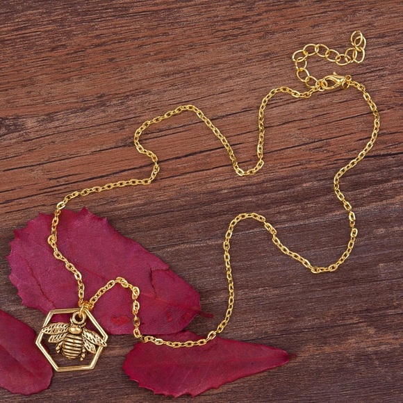 🛍Ⓝⓔⓦ⚡️ Bee 🐝 necklace - Picture 5 of 6